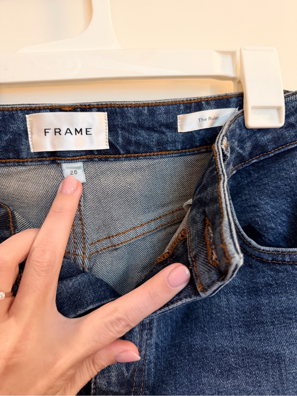 Frame Denim The Ruler Straight Leg Jeans in Medium Blue Size 28 EUC - Picture 2 of 3